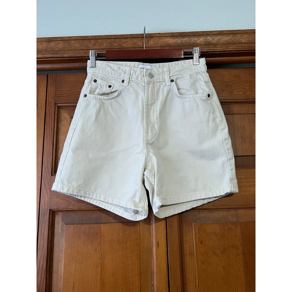 ZARA Women's High Rise Denim Shorts Cream White Structured Cotton Size 4 - Picture 2 of 9